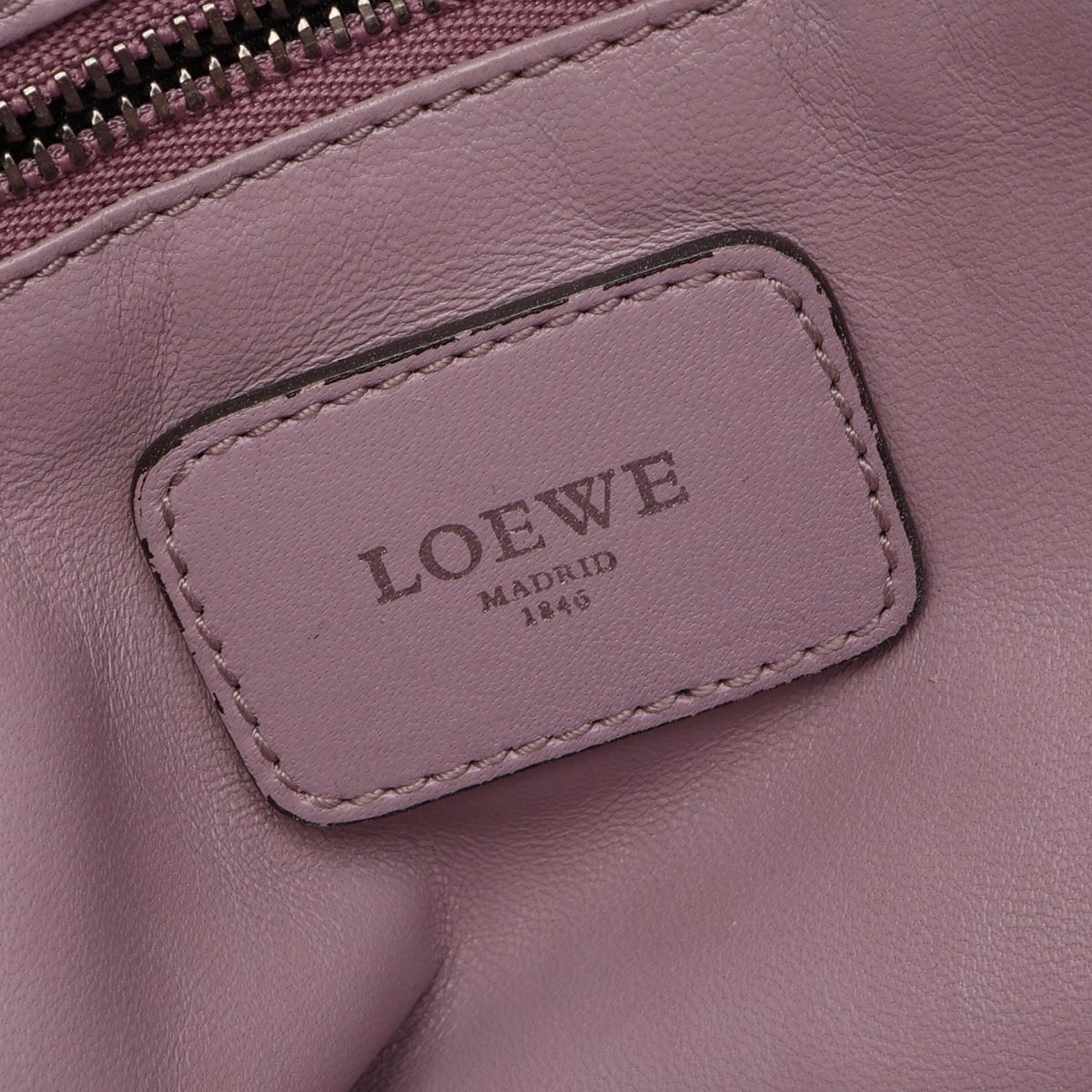 Loewe Amazona 36 · Leather Handbag