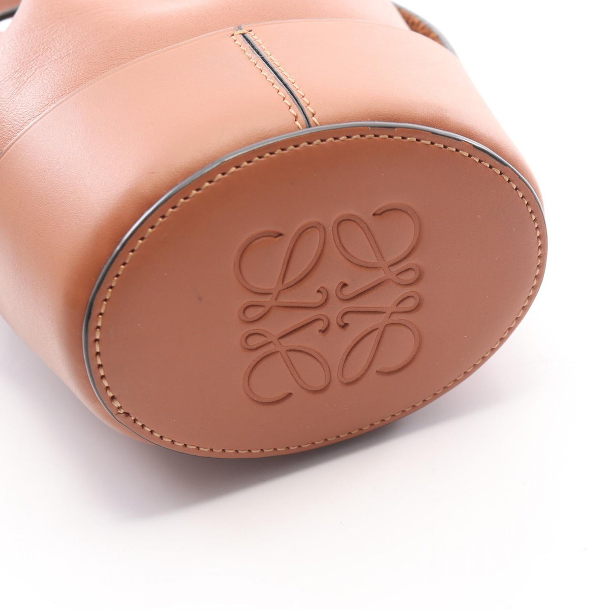 Loewe Balloon Nano Bucket · Leather