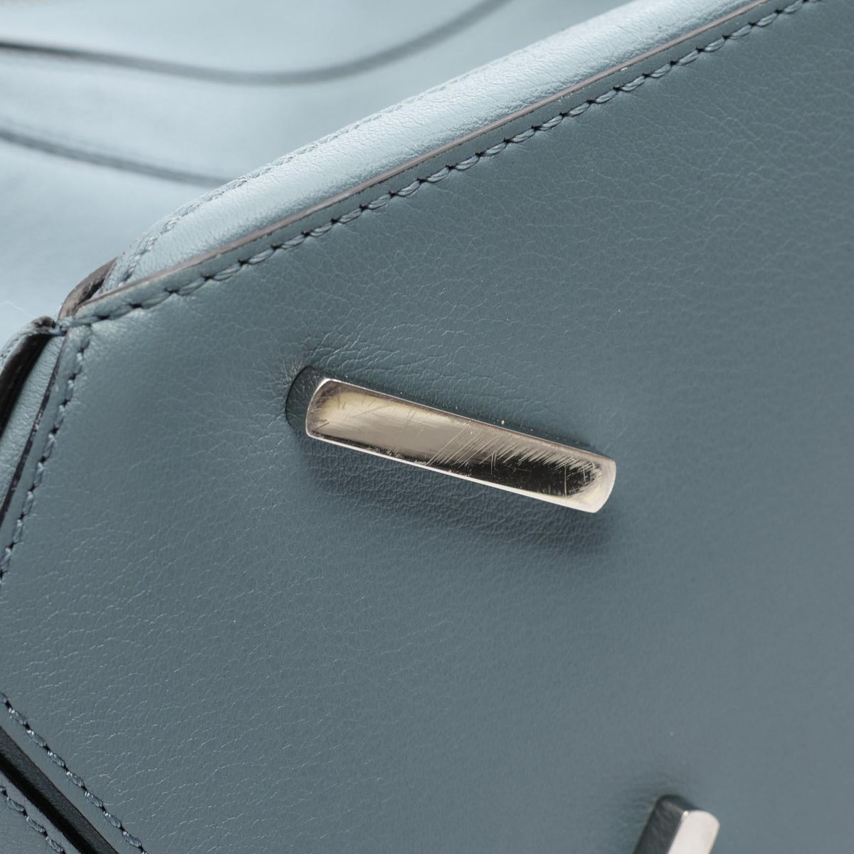 Loewe Puzzle · Medium · Leather