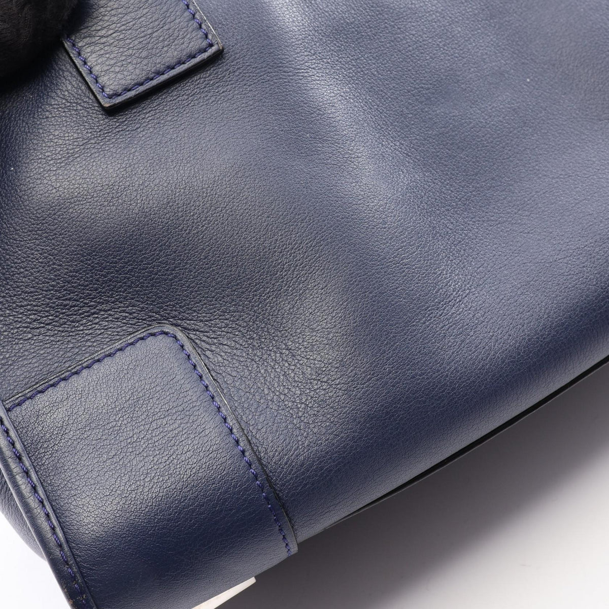 Loewe Amazona 28 · Leather