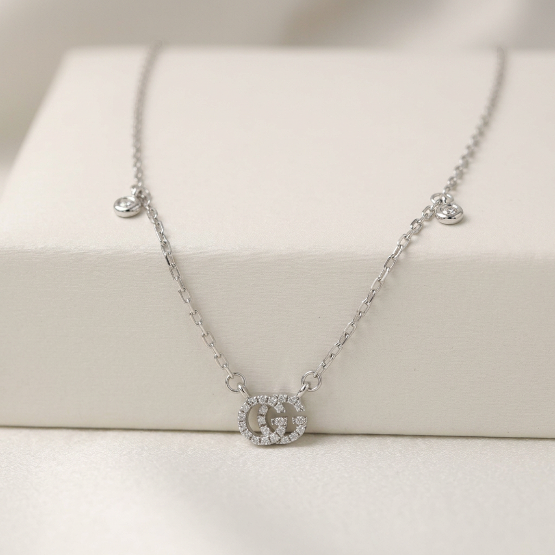 Gucci GG Running Diamond Necklace White Gold (18K) Diamond Men,Women Fashion Pendant Necklace (Silver)
