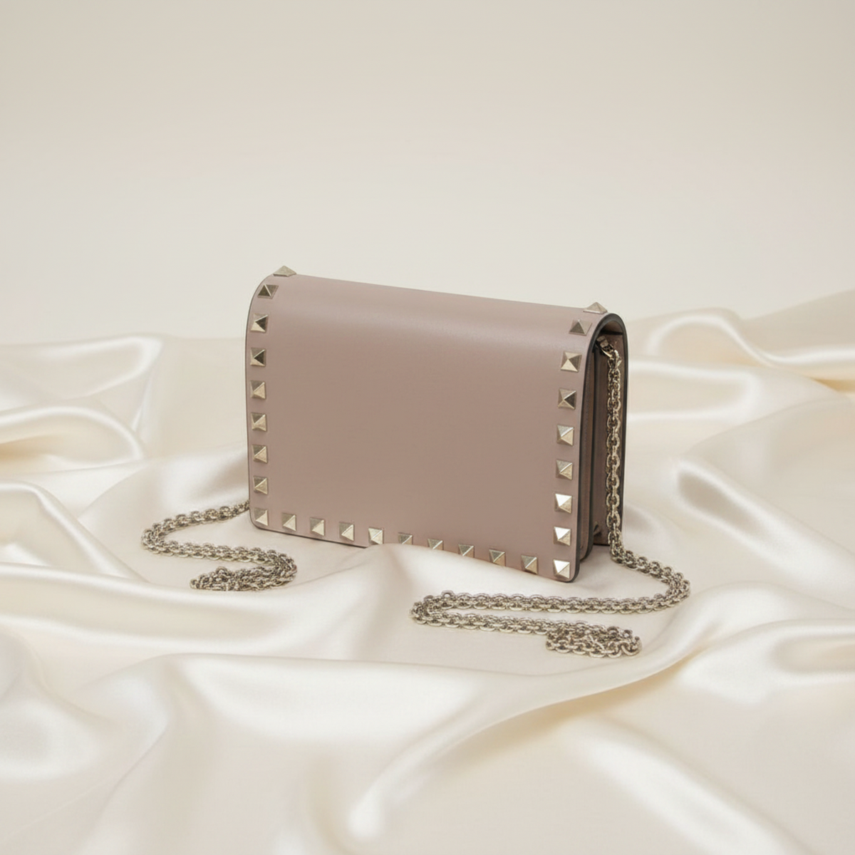 Valentino Garavani Rock Studs Women's Leather Shoulder Bag Pink Beige