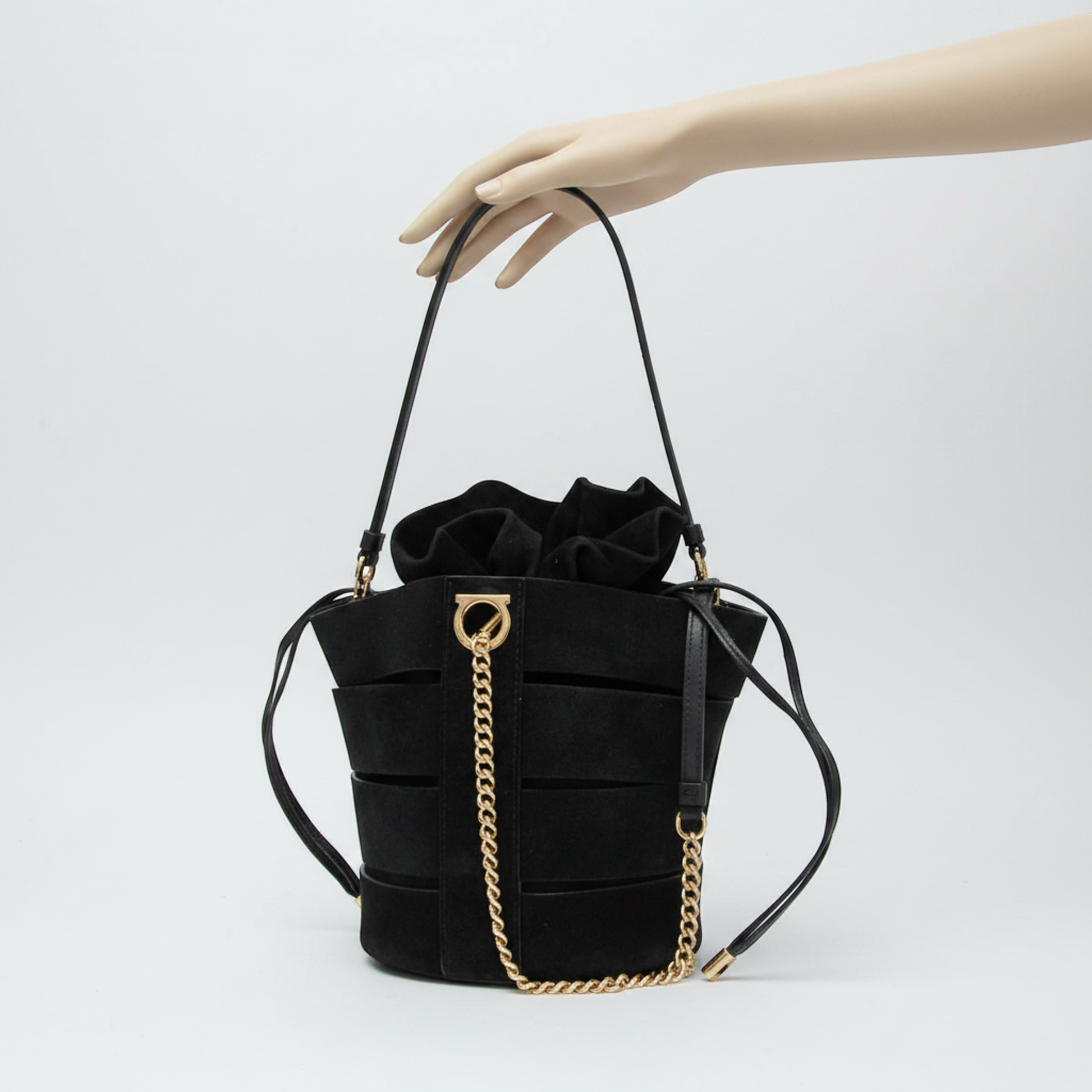 Salvatore Ferragamo Gancini GE-21 F468 Women's Leather Shoulder Bag Black