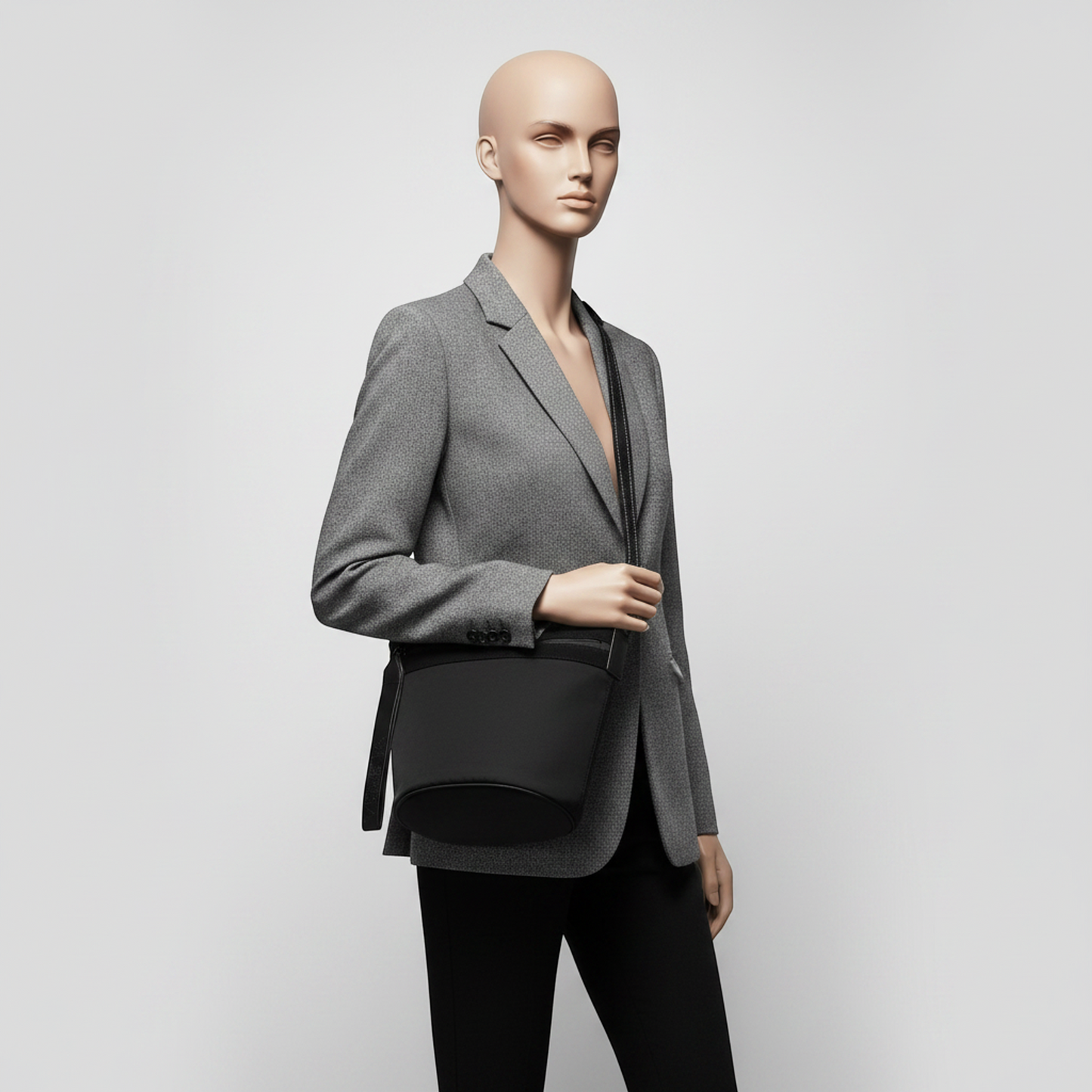 Bottega Veneta Bucket Messenger Bag Men's Nylon Shoulder Bag Black
