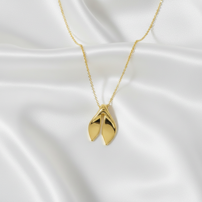 Tiffany Leaf Fin Necklace Yellow Gold (18K) No Stone Men,Women Fashion Necklace (Yellow Gold)