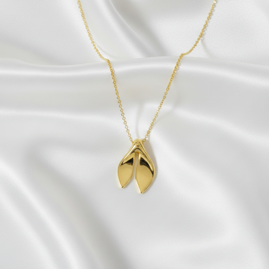 Tiffany Leaf Fin Necklace Yellow Gold (18K) No Stone Men,Women Fashion Necklace (Yellow Gold)