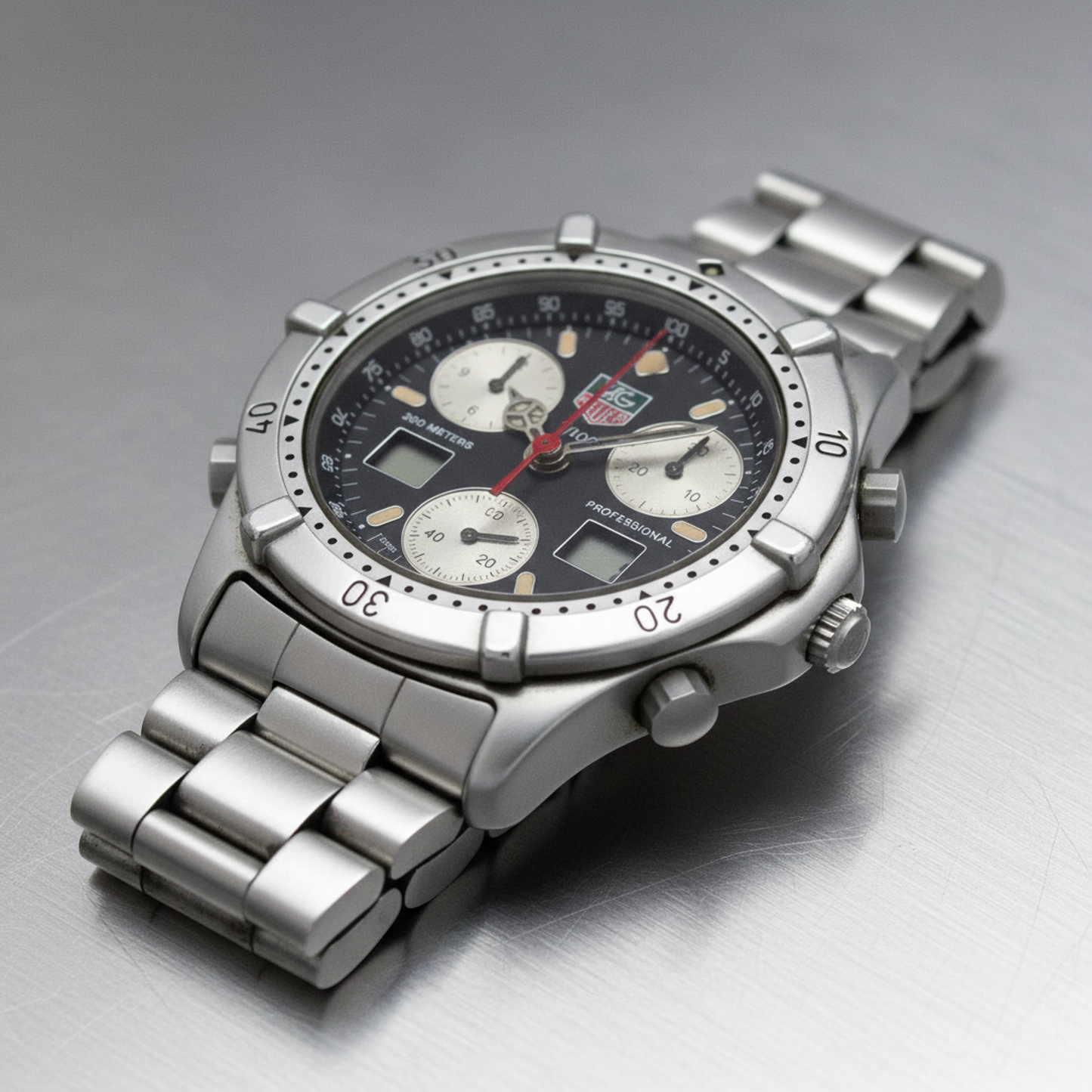 TAG HEUER 2000 Professional Chronograph Quartz Watch 260.306