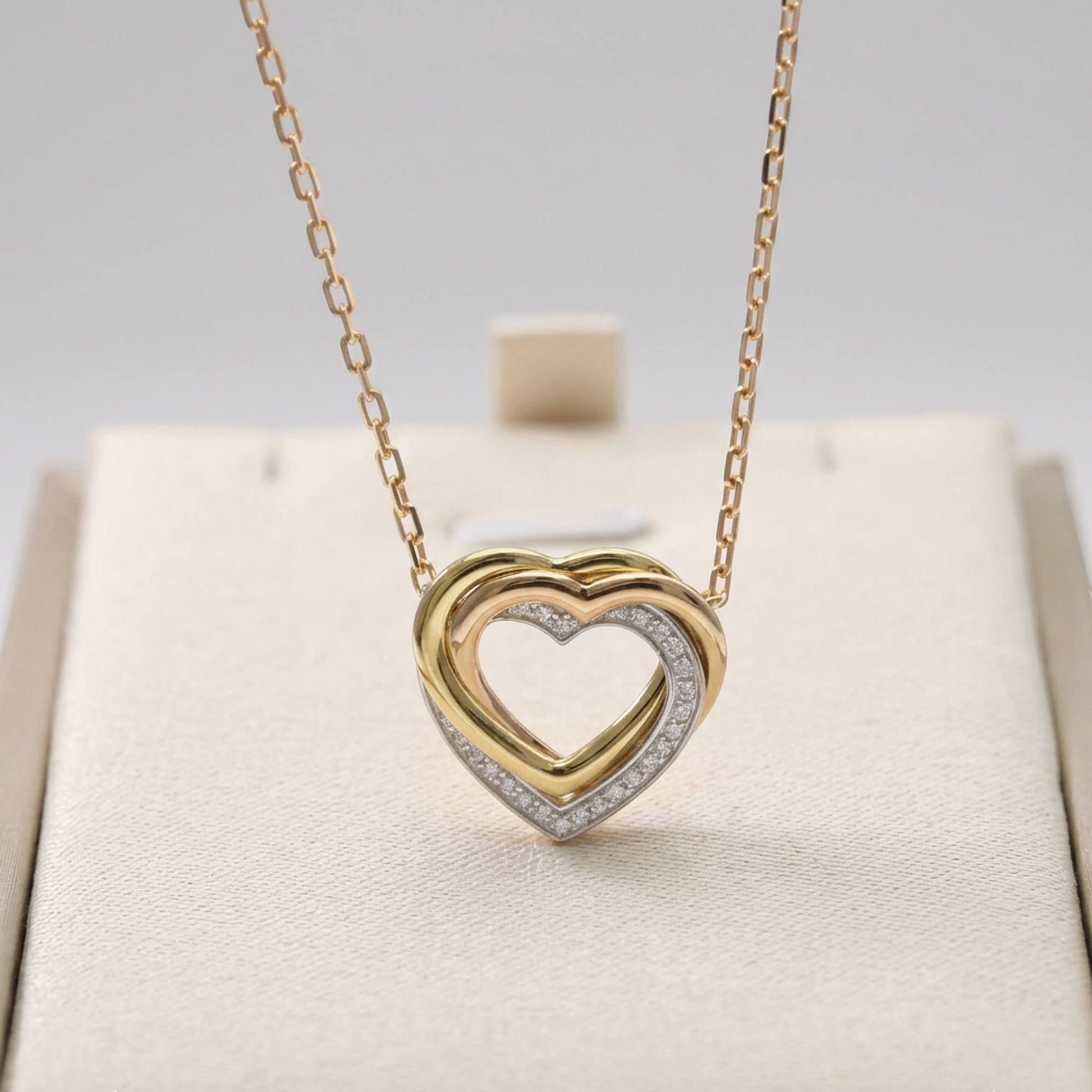 Cartier Trinity Diamond Necklace Yellow Gold (18K),Pink Gold (18K),White Gold (18K) No Stone Women,Men Fashion Pendant Necklace (Gold)