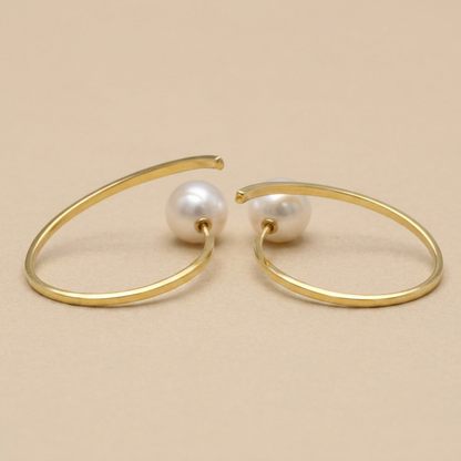 Tasaki A Fine Balance Pearl Earrings Pearl Yellow Gold (18K) Hoop Earrings Gold