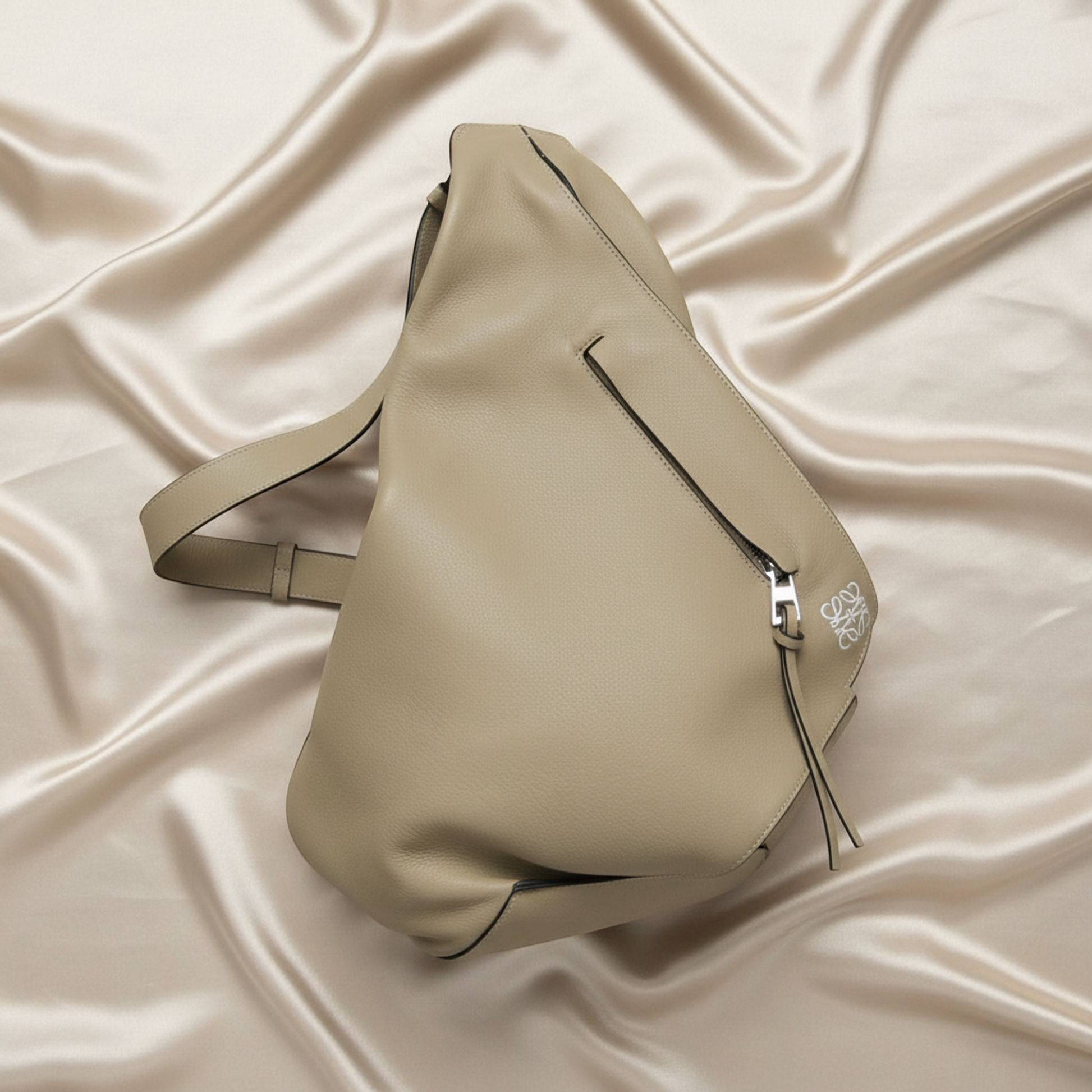 Loewe Anton Sling Bag Men,Women Leather Shoulder Bag Grayish