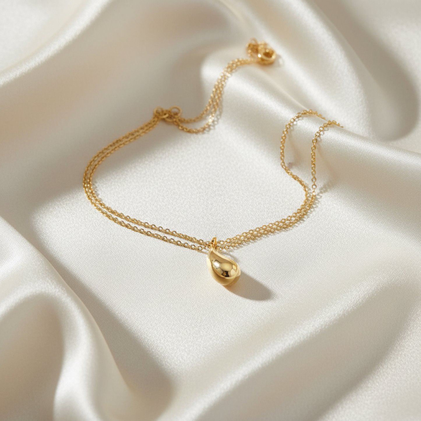 Tiffany Teardrop Necklace Yellow Gold (18K) No Stone Men,Women Fashion Pendant Necklace (Gold)