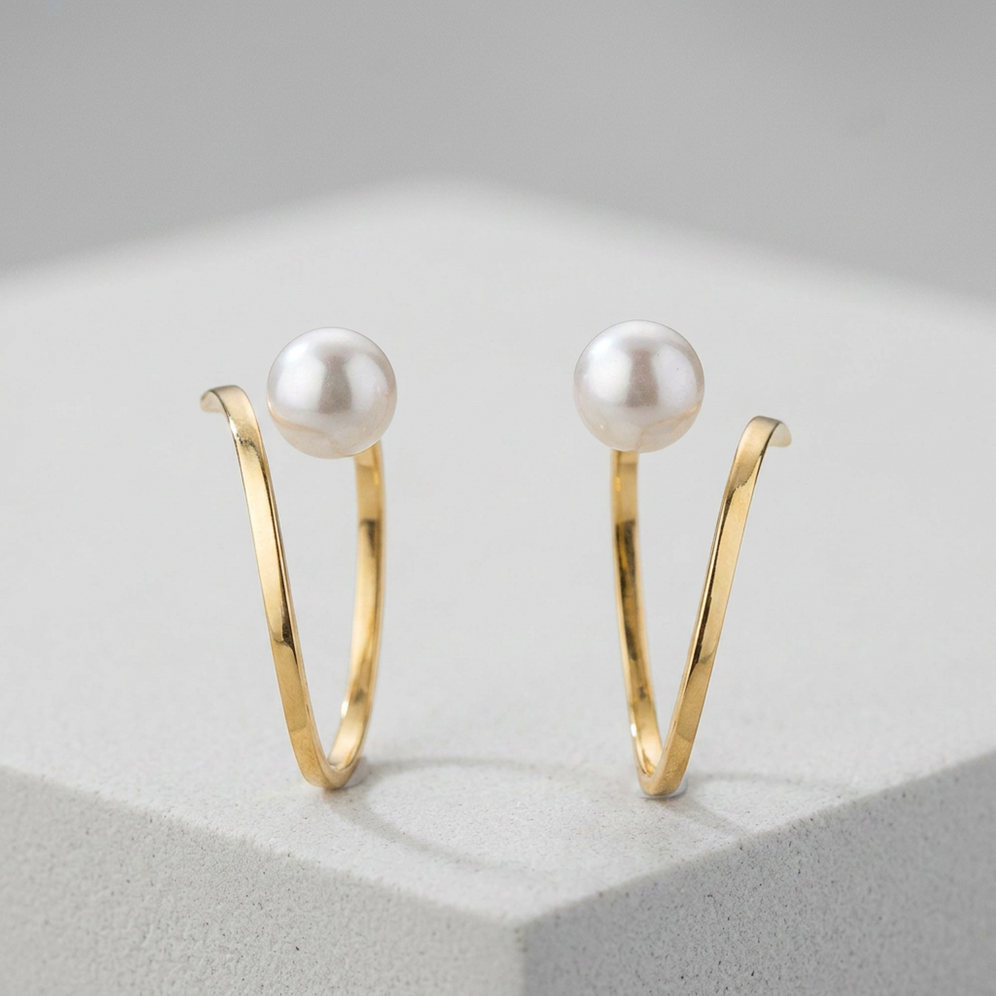 Tasaki Afine Earrings Pearl Yellow Gold (18K) Hoop Earrings Gold