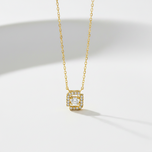 Vendome Aoyama Diamond Square Necklace Yellow Gold (18K) Diamond Men,Women Fashion Pendant Necklace (Gold)