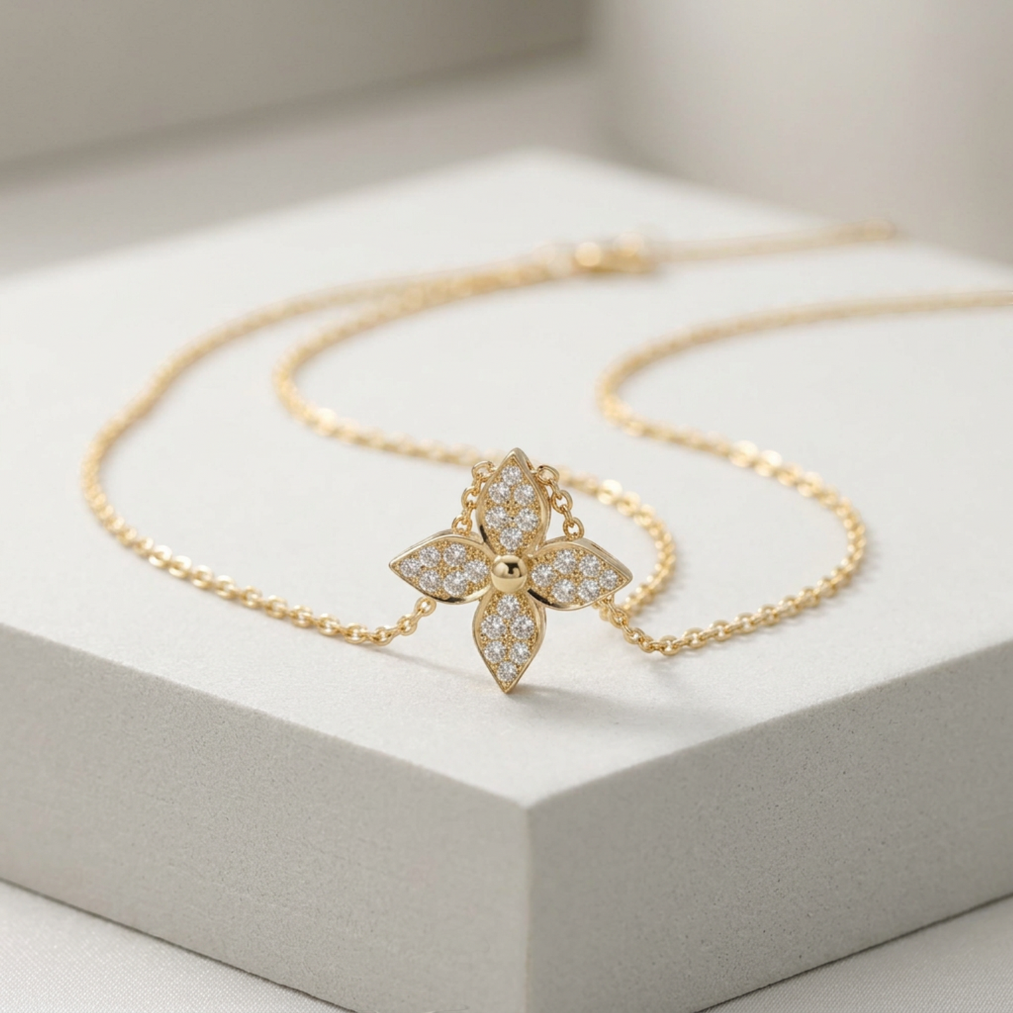 Louis Vuitton Star Blossom Diamond Necklace Pink Gold (18K) Diamond Women,Men Fashion Pendant Necklace (Pink Gold)