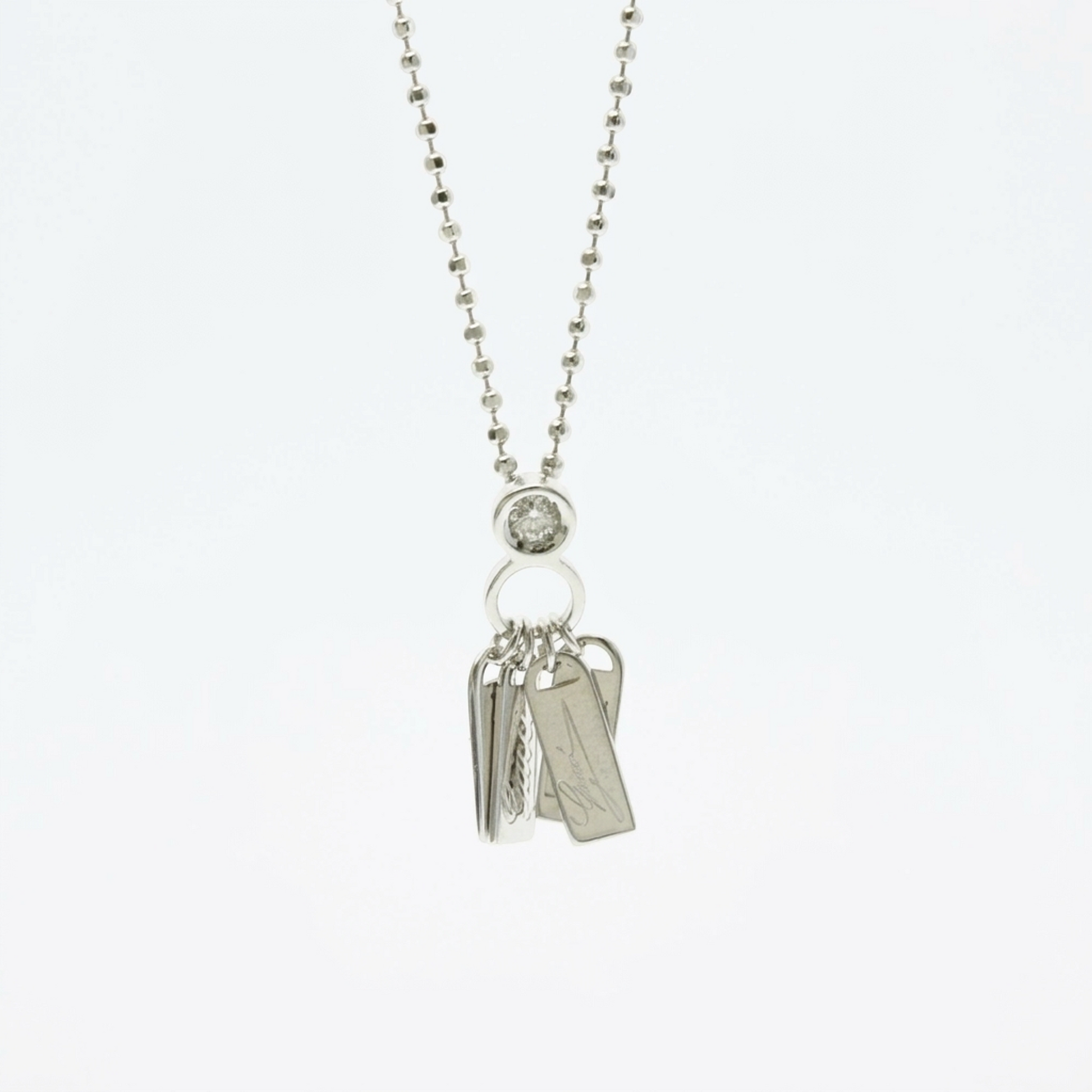 Gucci Plate Tag Diamond Necklace White Gold (18K) Diamond Men,Women Fashion Pendant Necklace (Silver)