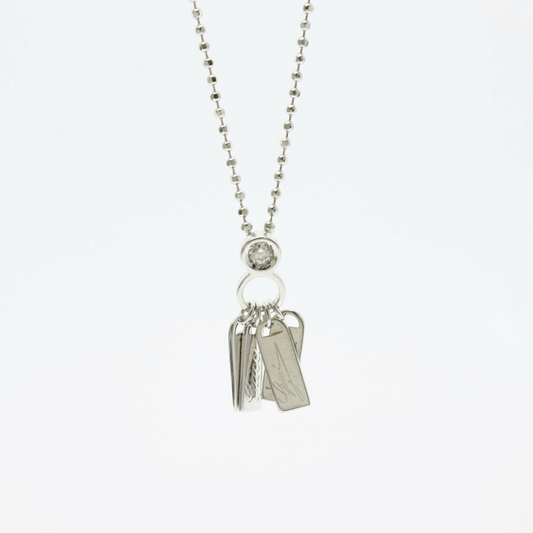 Gucci Plate Tag Diamond Necklace White Gold (18K) Diamond Men,Women Fashion Pendant Necklace (Silver)