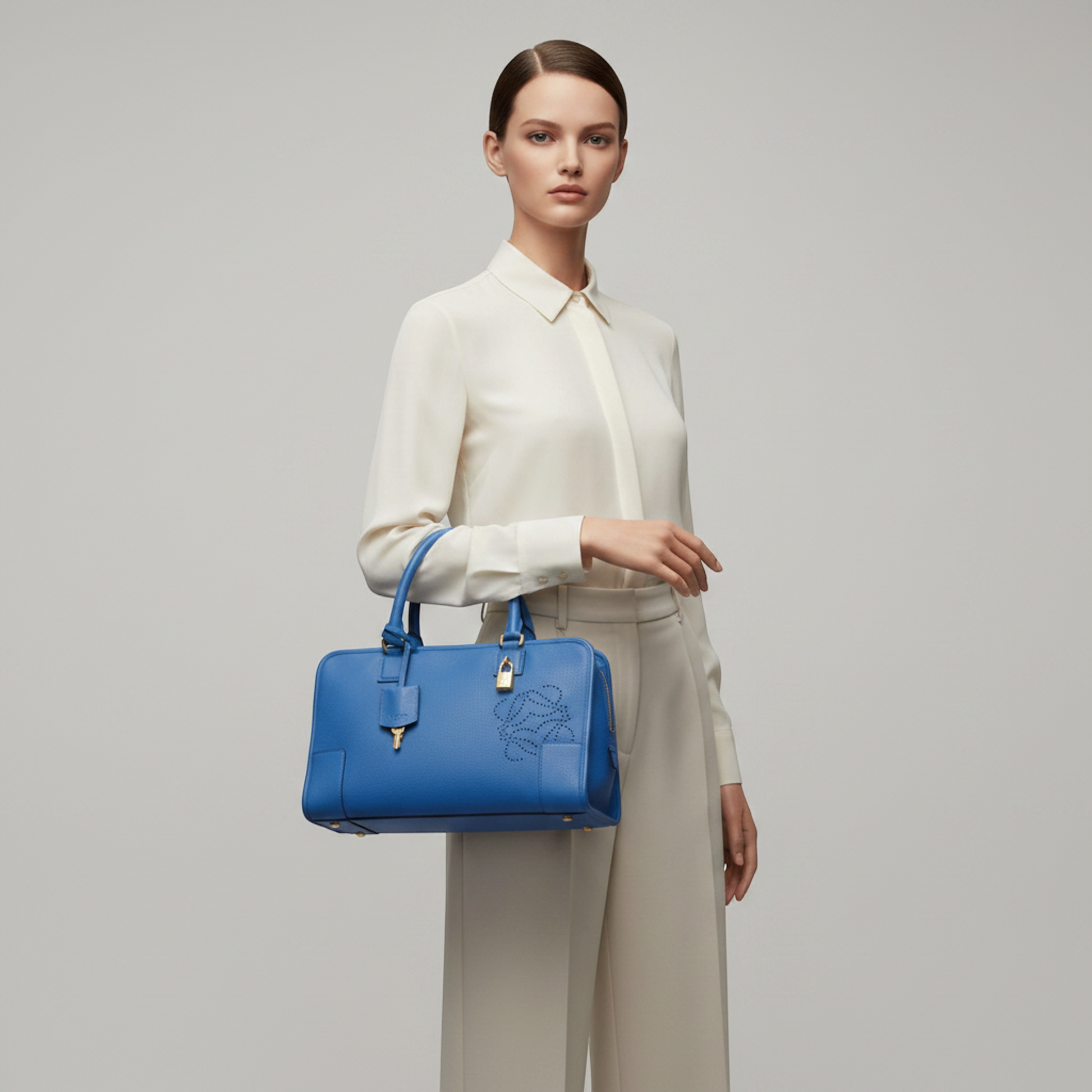 Loewe Amazona 36 Limited Edition 352.34.AA22 Women's Leather Handbag Blue