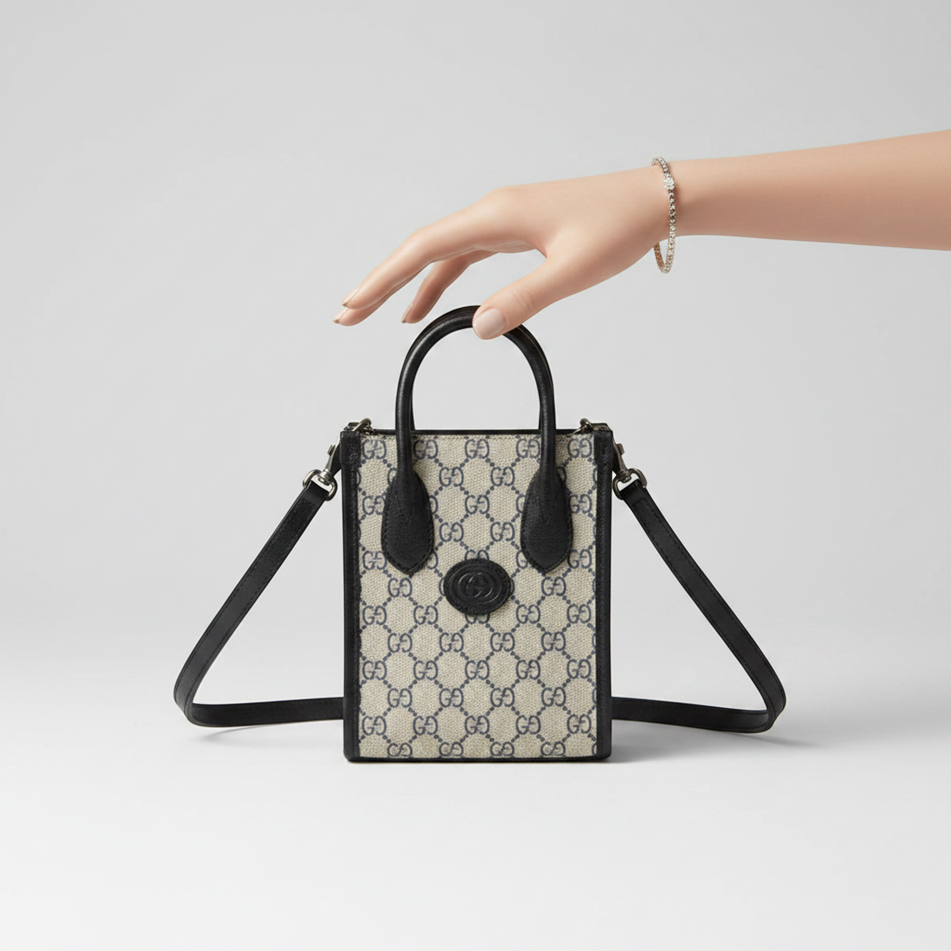 Gucci Interlocking G 671623 Women's Leather,GG Supreme Handbag,Shoulder Bag Beige,Navy