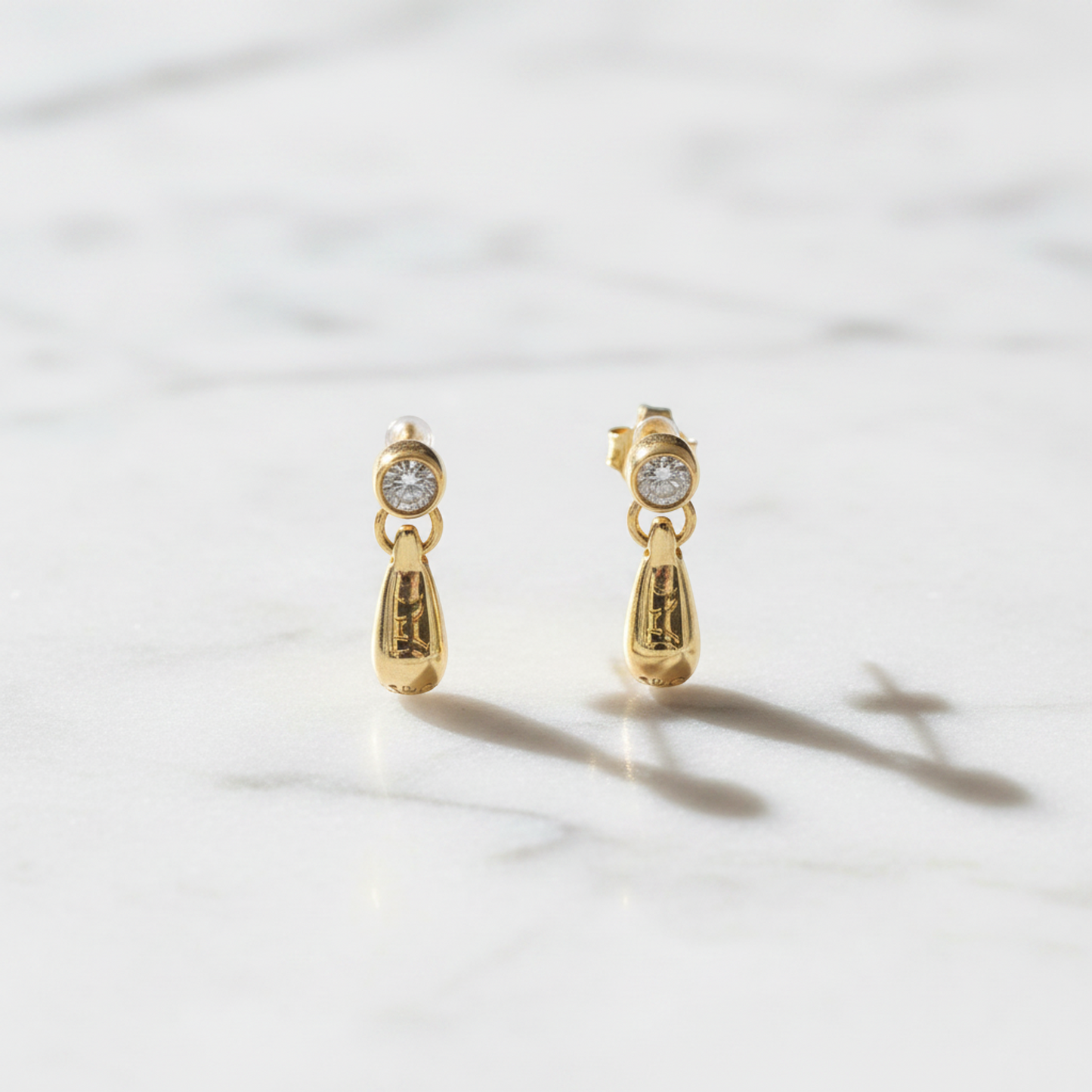 Tiffany Teardrop Diamond Earrings Diamond Yellow Gold (18K) Drop Earrings Gold