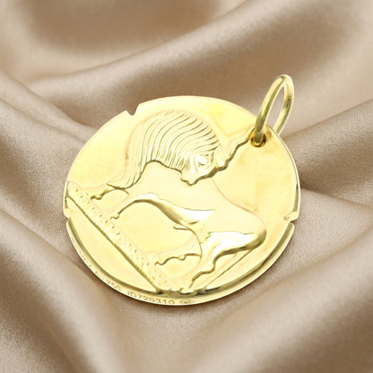 Van Cleef & Arpels Zodiac Medal Tauri (Taurus) Yellow Gold (18K) No Stone Men,Women Fashion Pendant Necklace (Gold)