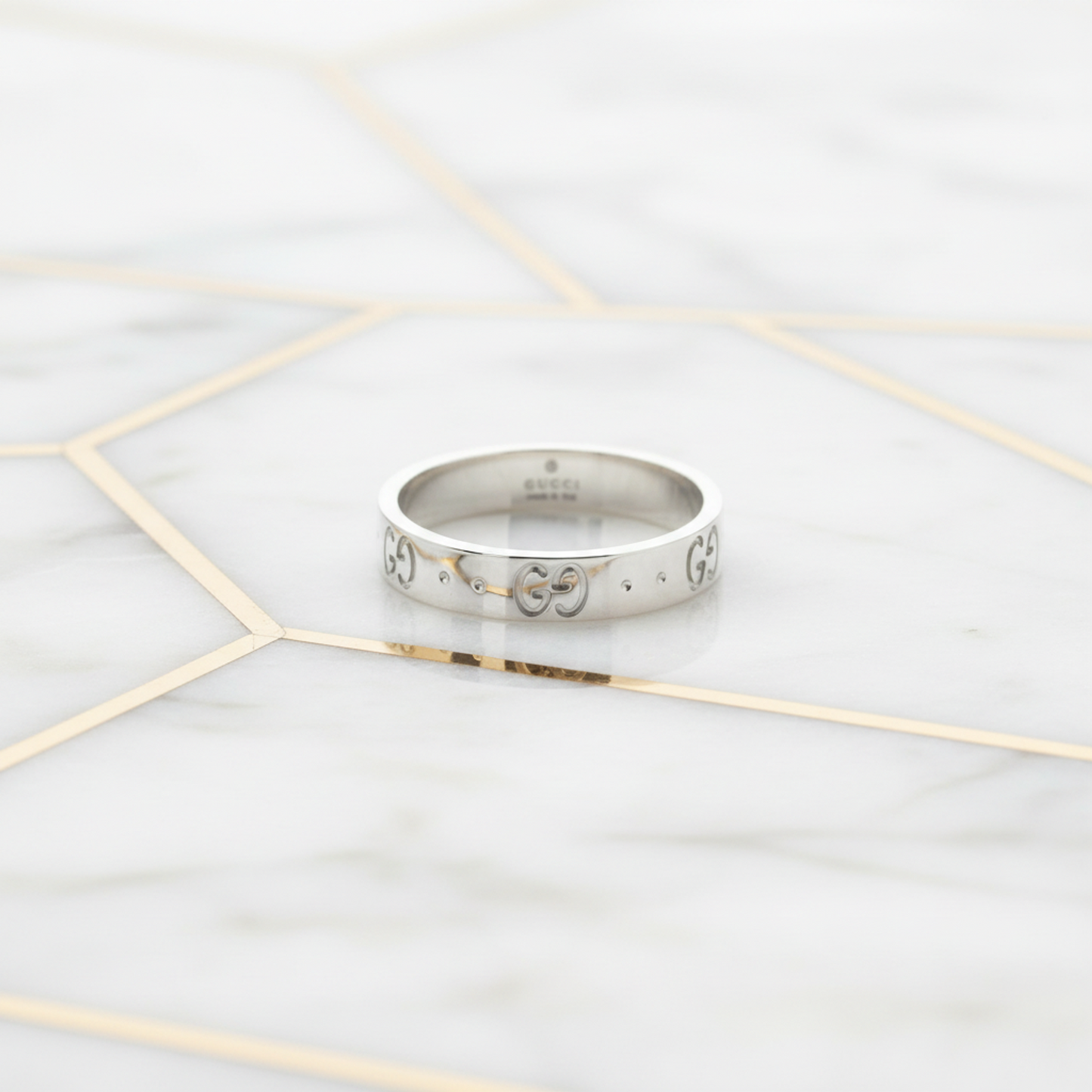 Gucci Icon White Gold (18K) Fashion No Stone Band Ring Silver