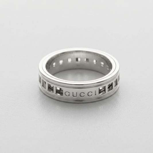 Gucci Scroll Ring White Gold (18K) Fashion No Stone Band Ring Silver