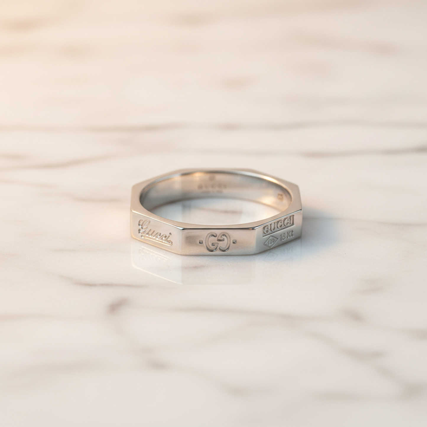 Gucci Octagonal Ring White Gold (18K) Fashion No Stone Band Ring Silver