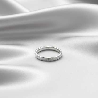 Gucci Diamantissima Ring White Gold (18K) Fashion No Stone Band Ring Silver