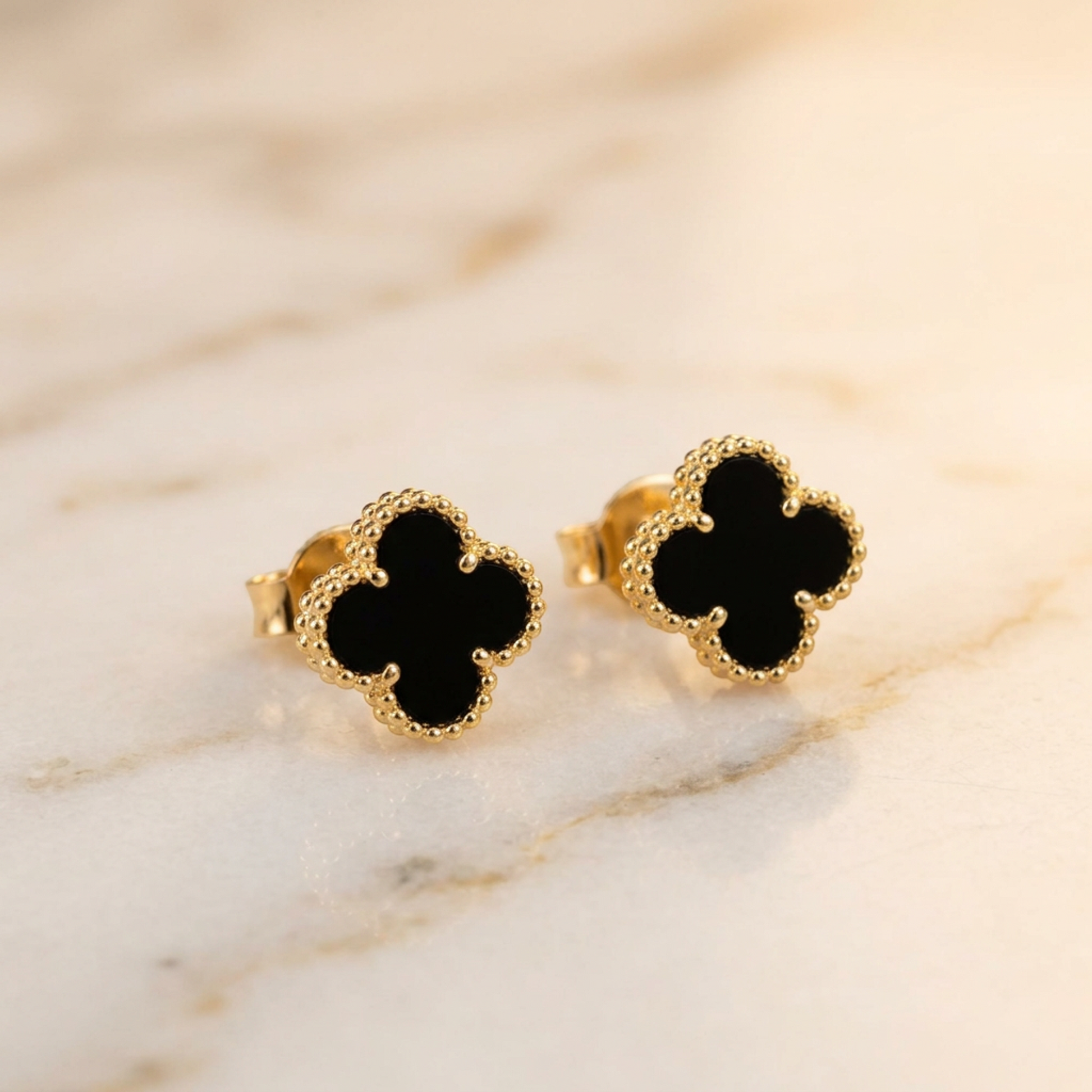 Van Cleef & Arpels Sweet Alhambra Onyx Yellow Gold (18K) Stud Earrings