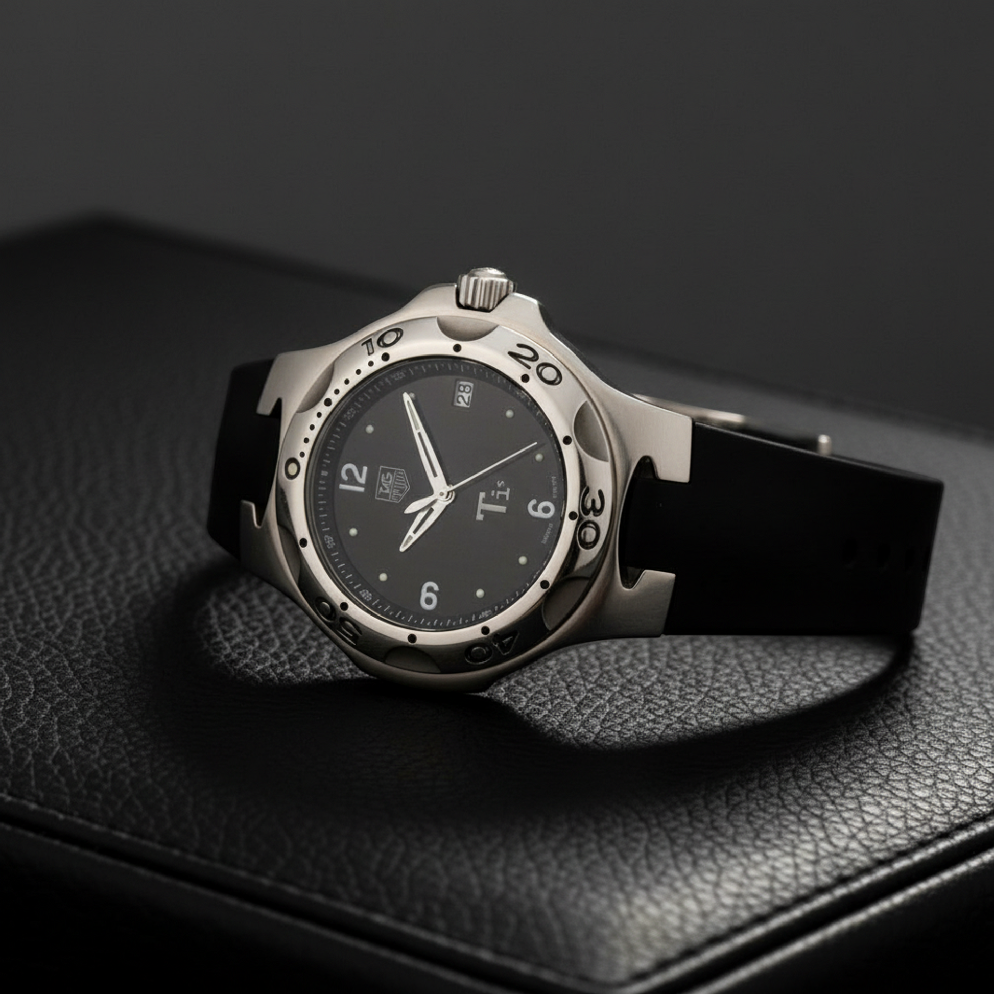 TAG HEUER Kirium Titanium Rubber Quartz Mens Watch WL1180 (外装仕上げ済み)