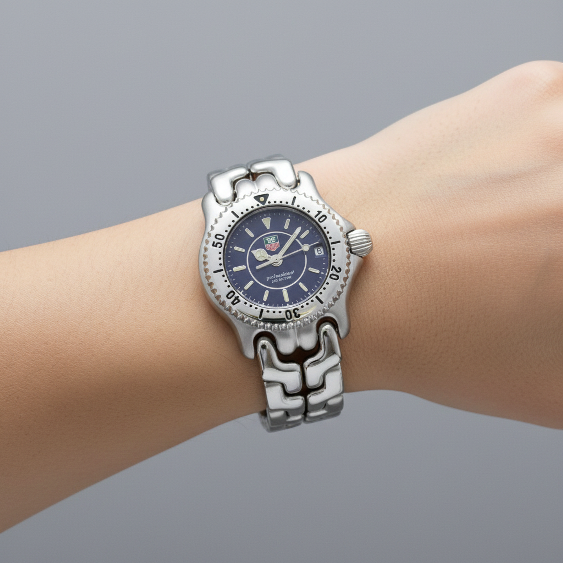 TAG HEUER Sel Professional 200M Steel Quartz Ladies Watch WG141A Polished
