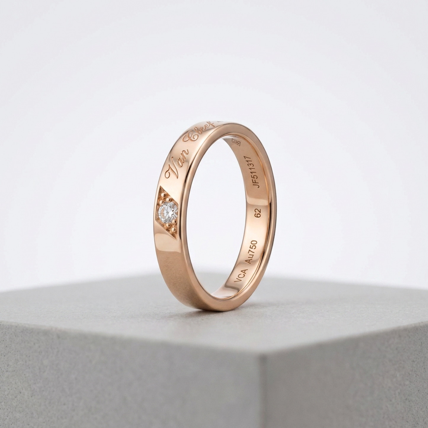 Van Cleef & Arpels Toujours Signature Etoile Wedding Ring Pink Gold (18K) Fashion Diamond Band Ring Pink Gold