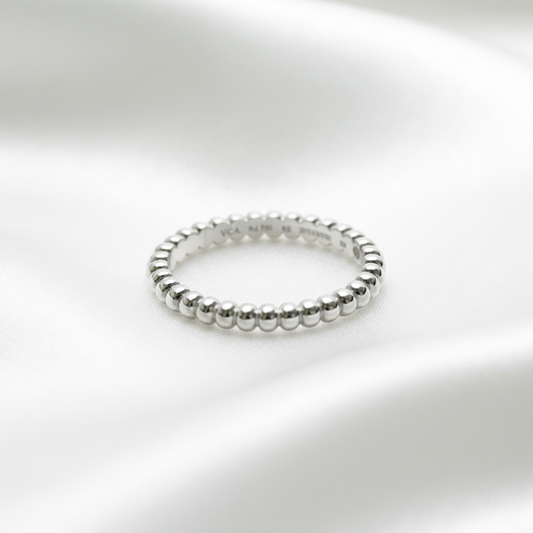 Van Cleef & Arpels Perle Ring Mini Model VCARPJME52 White Gold (18K) Fashion No Stone Band Ring Silver