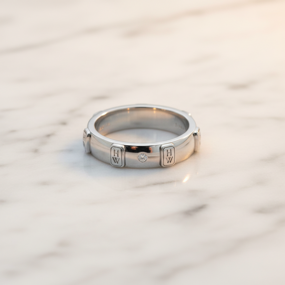 Harry Winston HW Logo Band Ring With Diamond White Gold (18K) Fashion Diamond Band Ring Silver