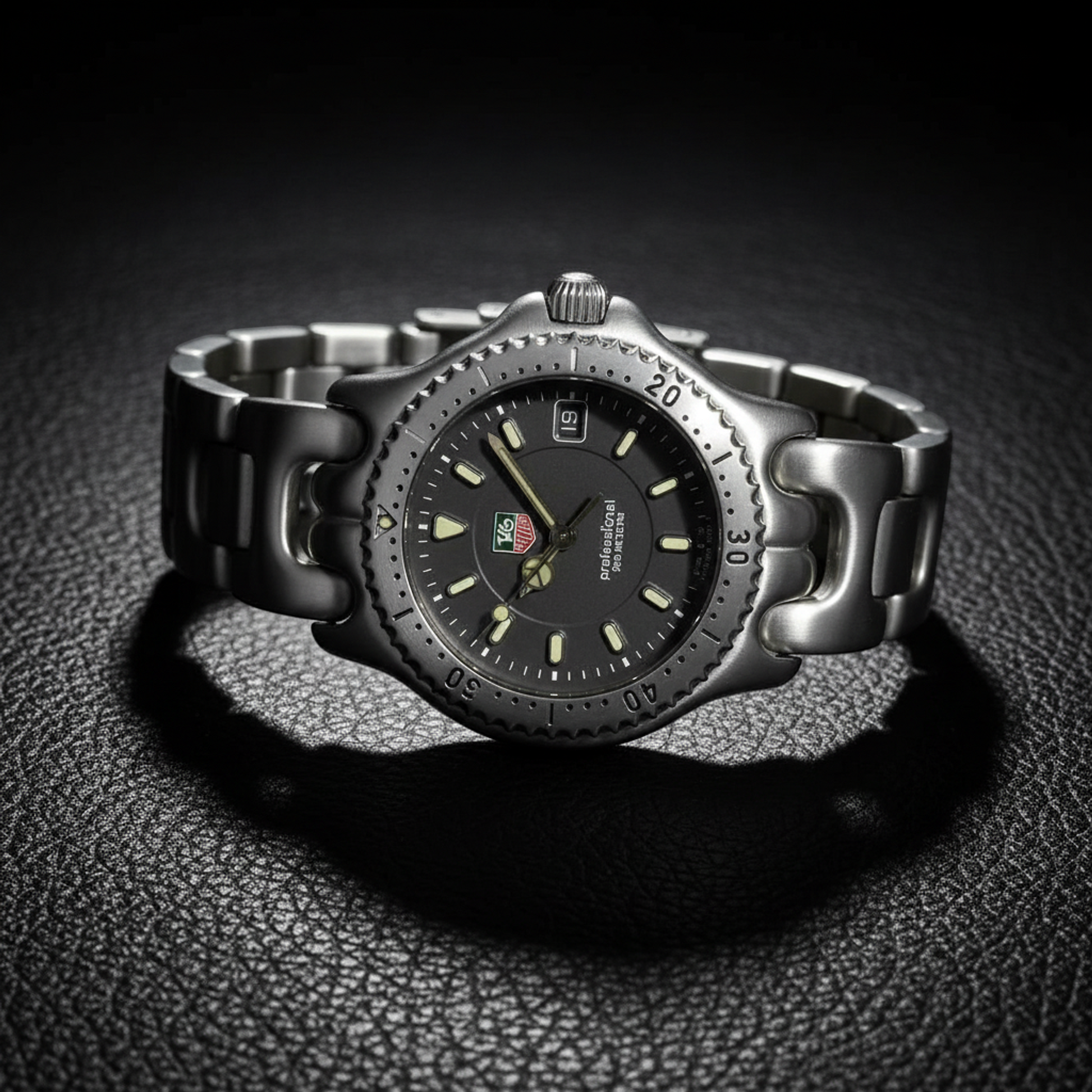 TAG HEUER Sel Professional 200M Quartz Mid Size Watch WG1213 Polished