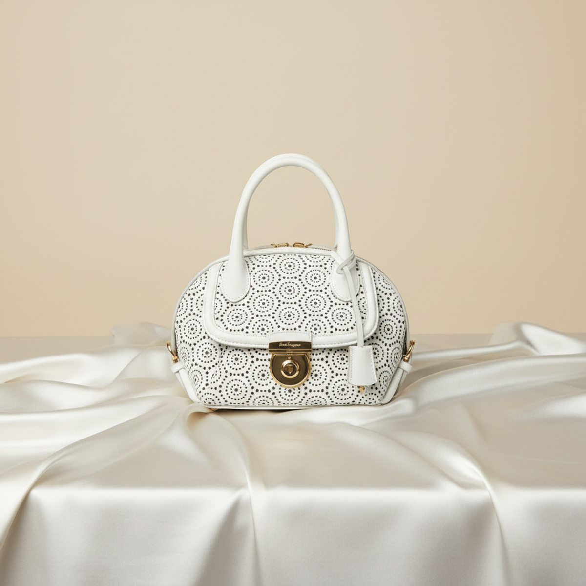 Salvatore Ferragamo FIAMMA GE-21 F035 Women's Leather Handbag,Shoulder Bag White