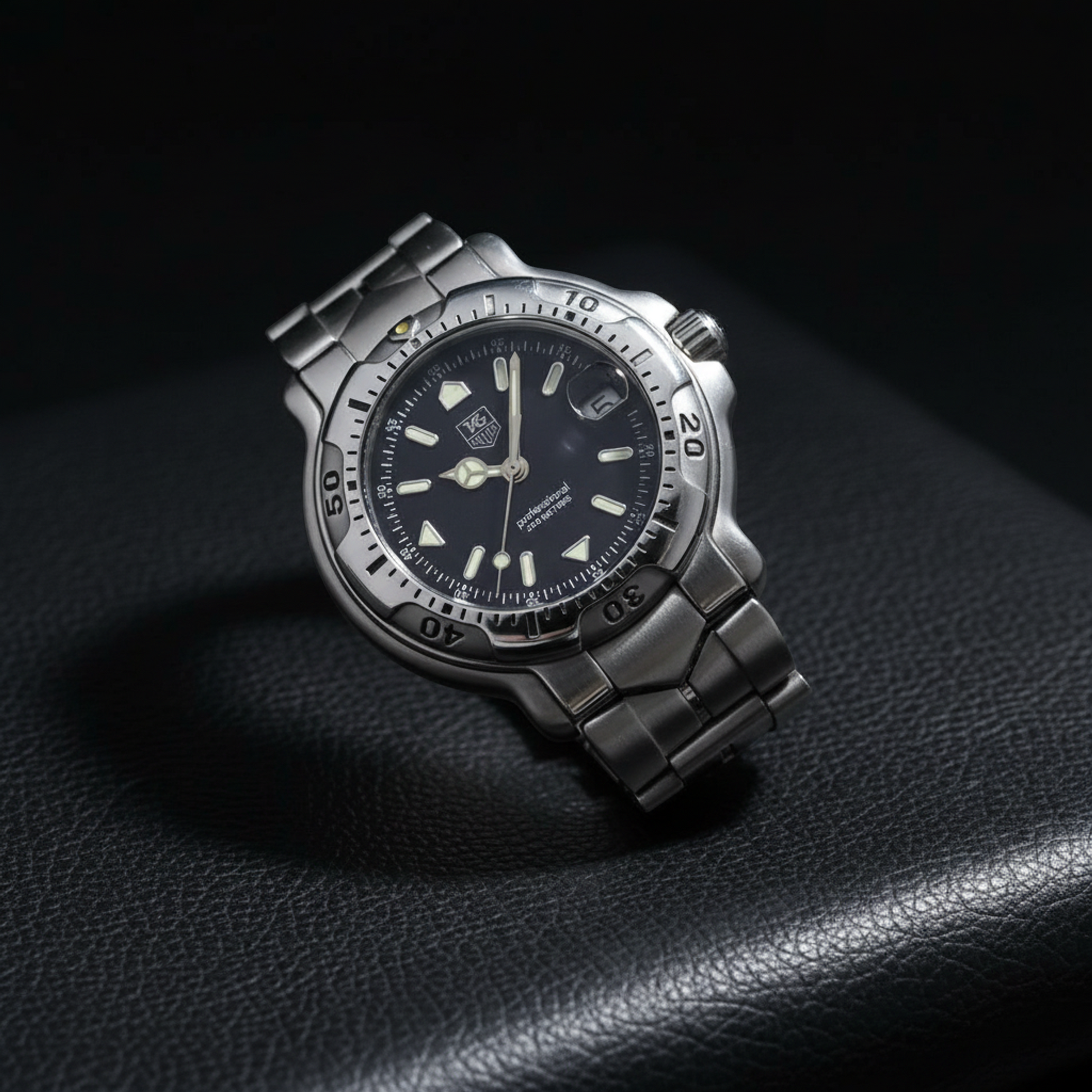 TAG HEUER 6000 Professional Quartz Mind Size Watch WH1215 Polished