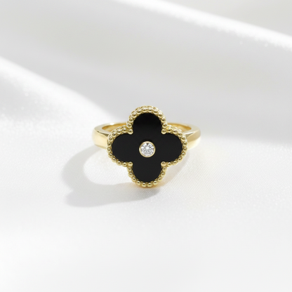 Van Cleef & Arpels Vintage Alhambra Ring, Yellow Gold, Onyx. Condition Rank A. Weight: 6.6g.
