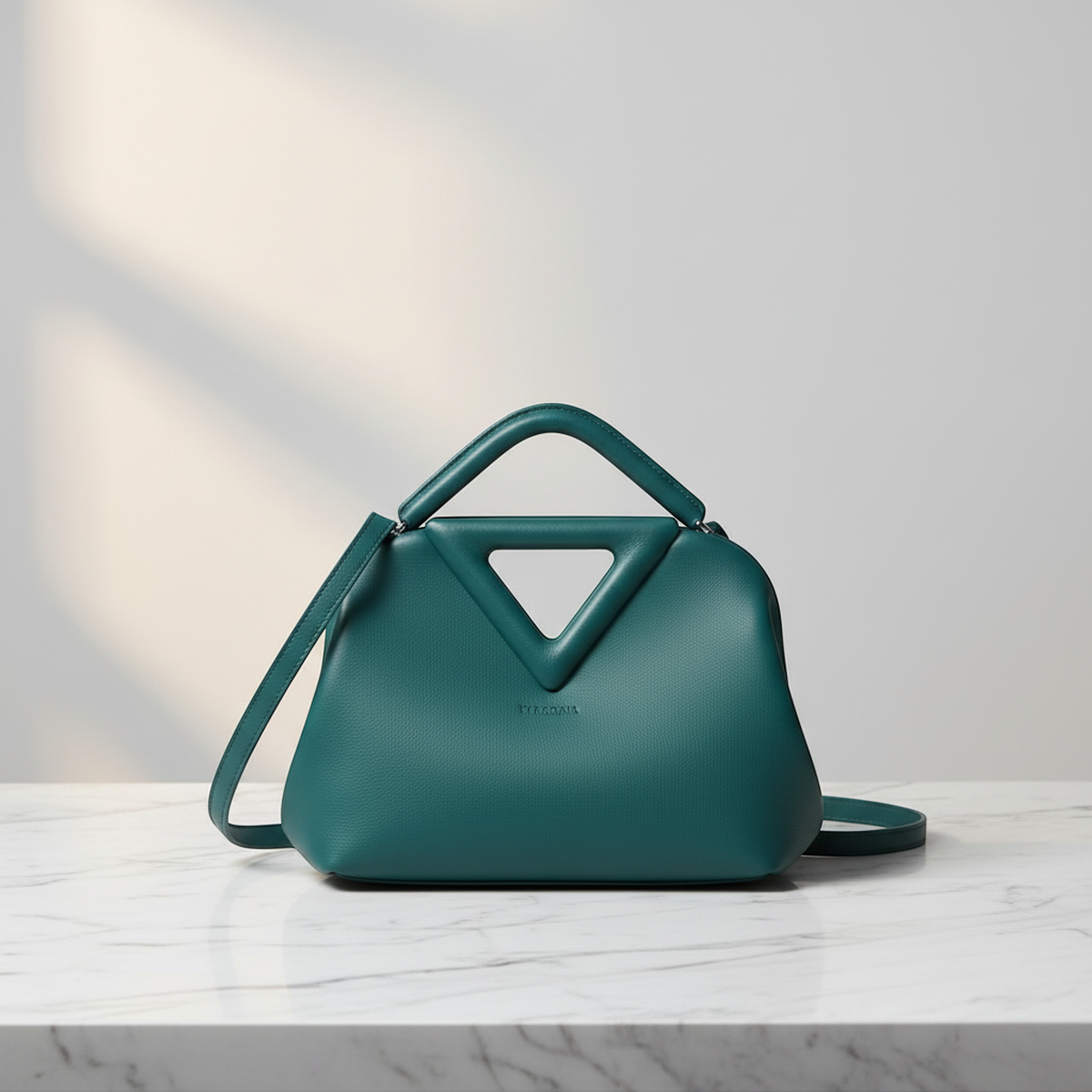 Bottega Veneta Point Small Men,Women Leather Handbag,Shoulder Bag Green