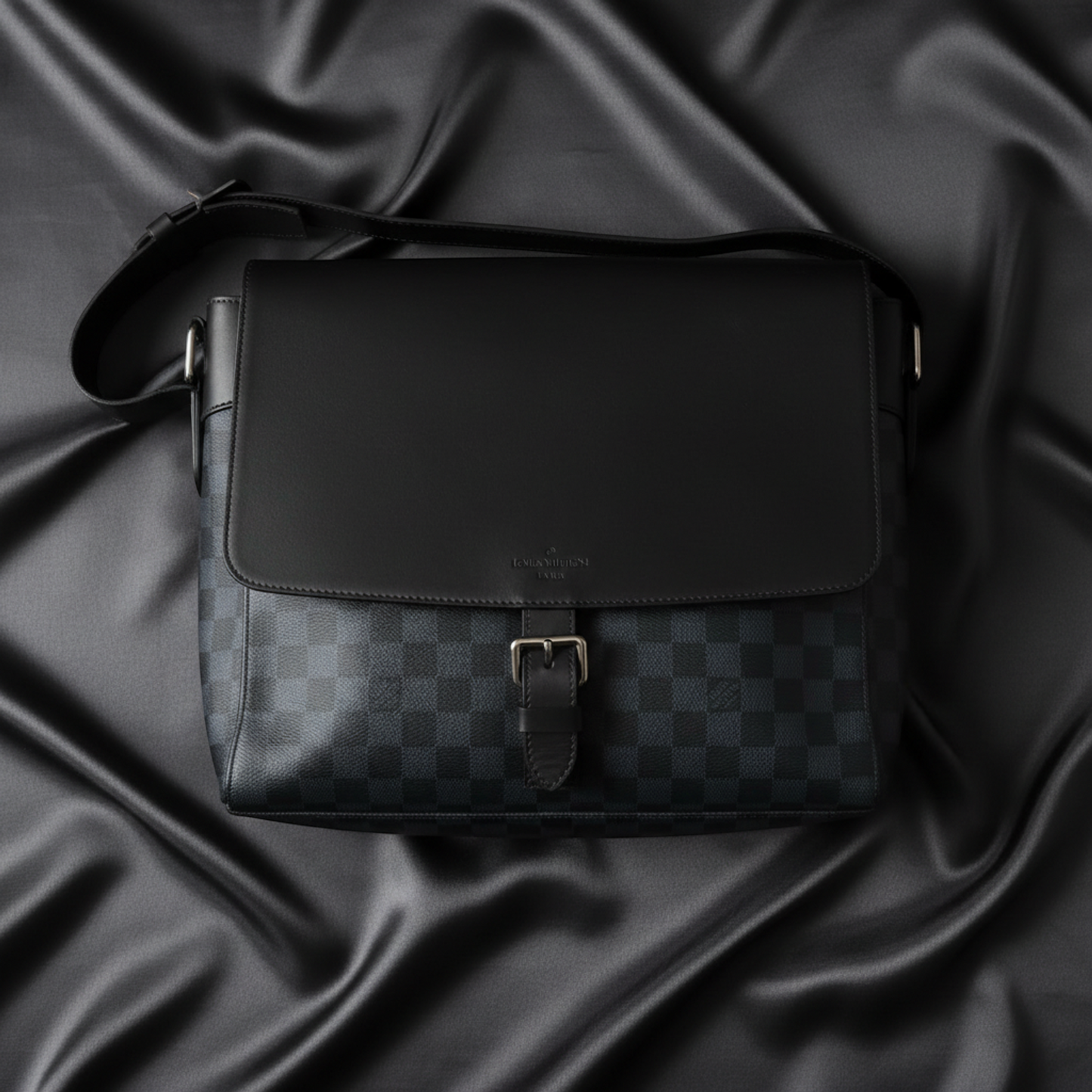 Louis Vuitton Damier Cobalt Newport Messenger MM N41585 Men's Messenger Bag,Shoulder Bag Black,Navy