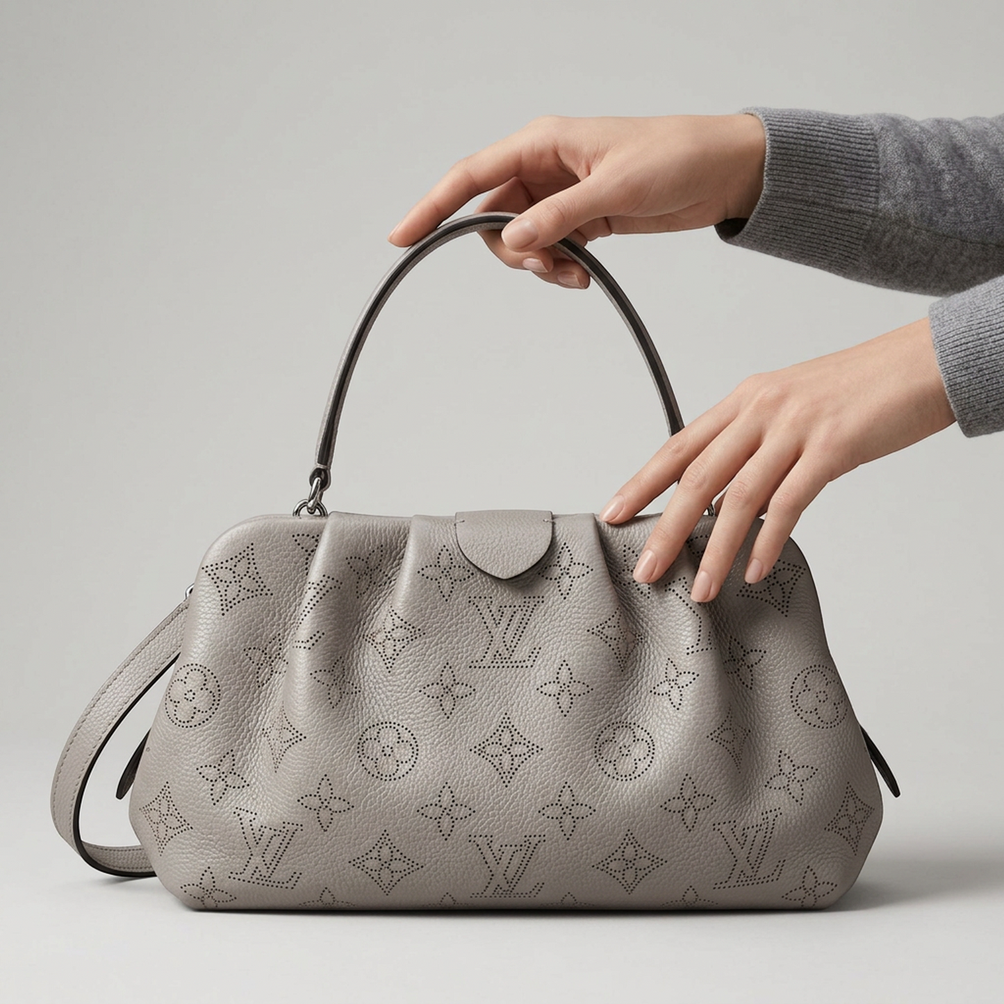 Louis Vuitton Mahina Scala Mini M80904 Women's Clutch Bag,Shoulder Bag Silver