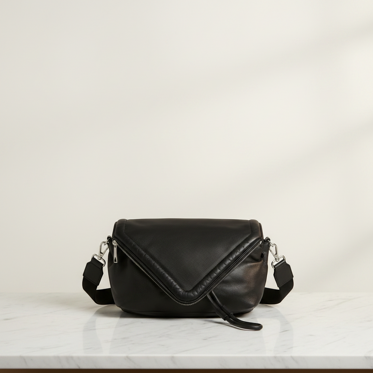Bottega Veneta Beak Belt Bag 659419 Women's Leather Shoulder Bag Black