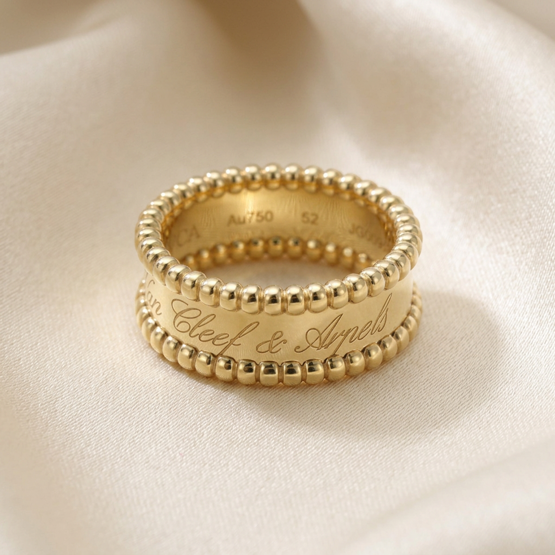 Van Cleef & Arpels Perle Signature Ring Yellow Gold (18K) Fashion No Stone Band Ring Gold