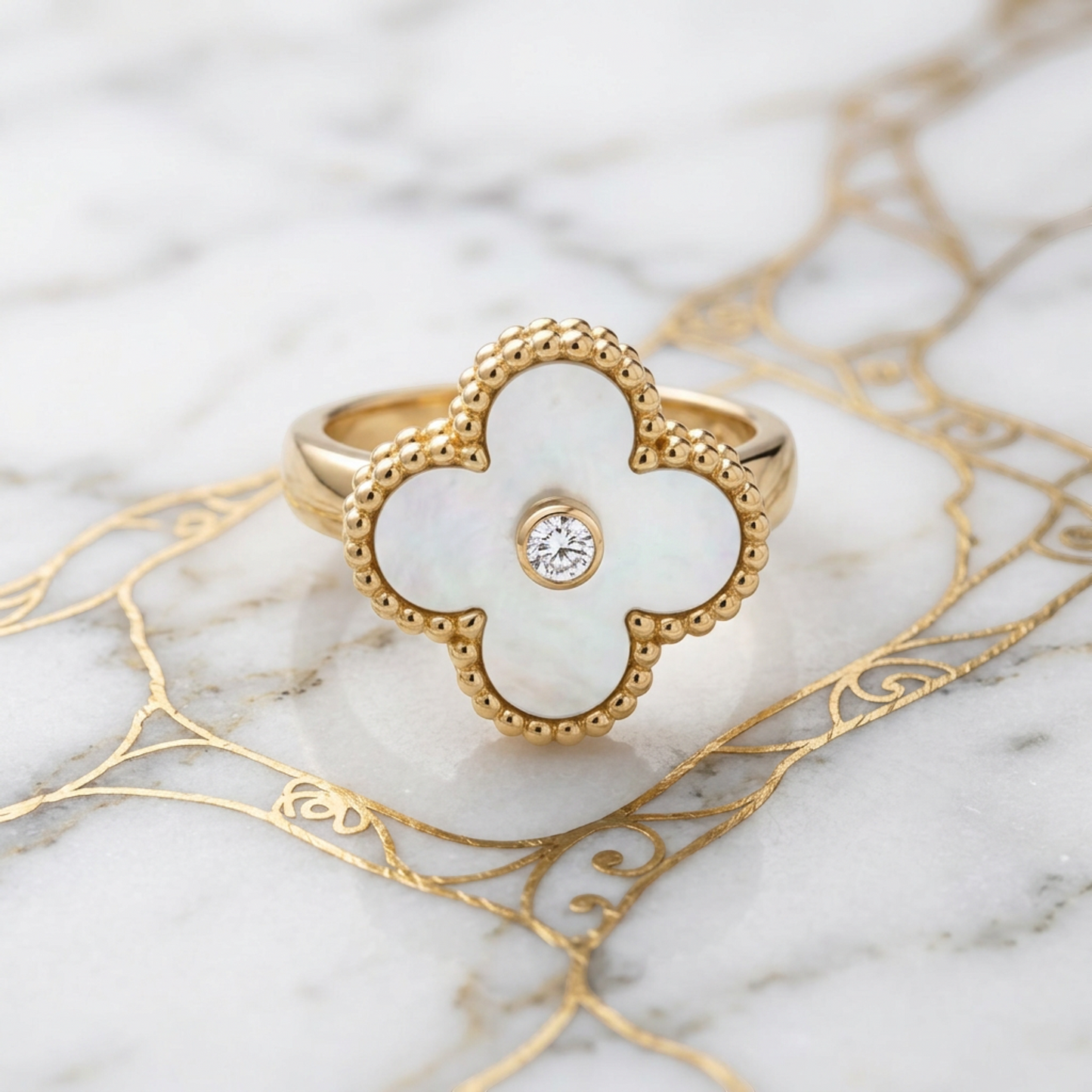 Van Cleef & Arpels Vintage Alhambra Yellow Gold (18K) Fashion Mother Of Pearl Band Ring Gold