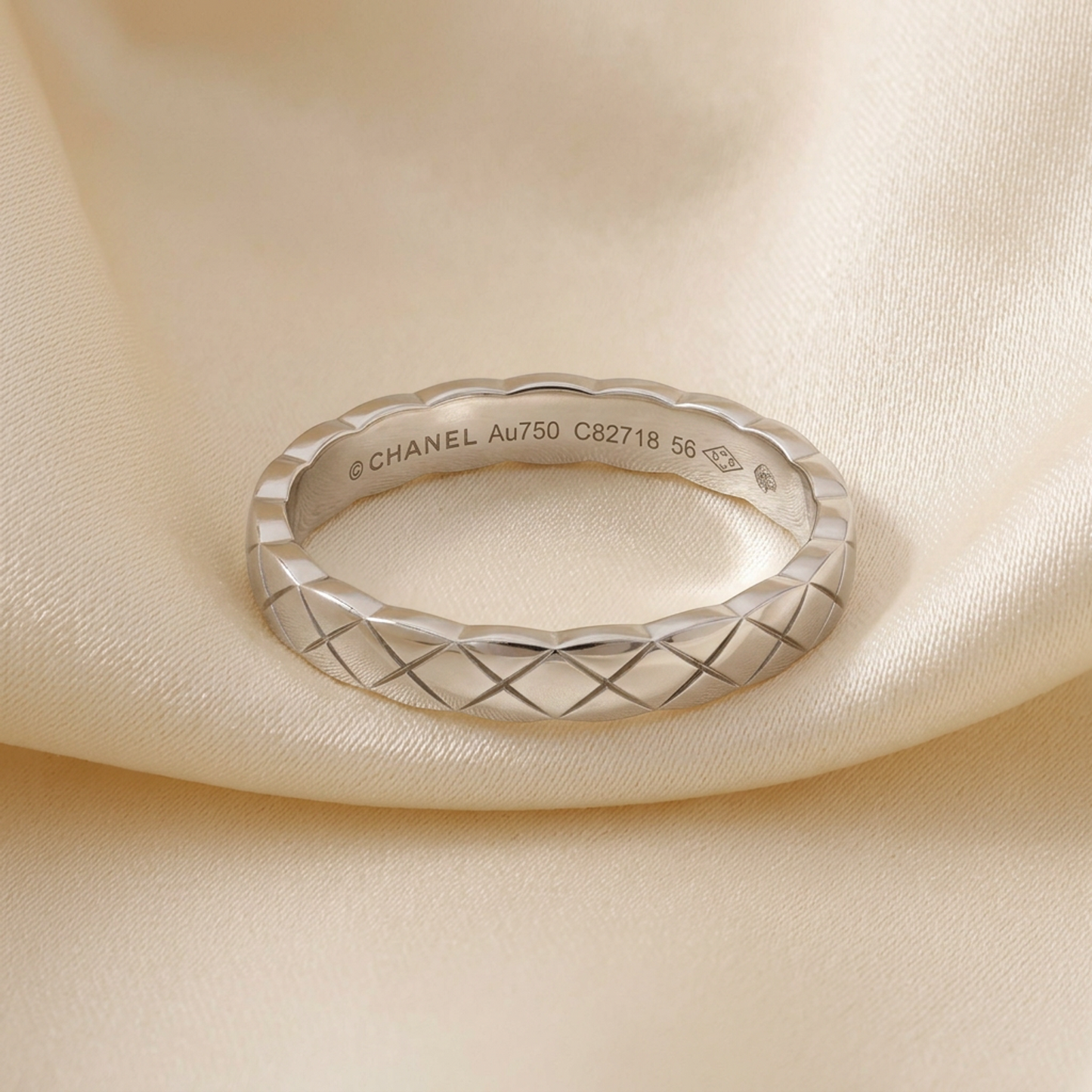 Chanel Coco Crush Ring Mini Model White Gold (18K) Fashion No Stone Band Ring Silver