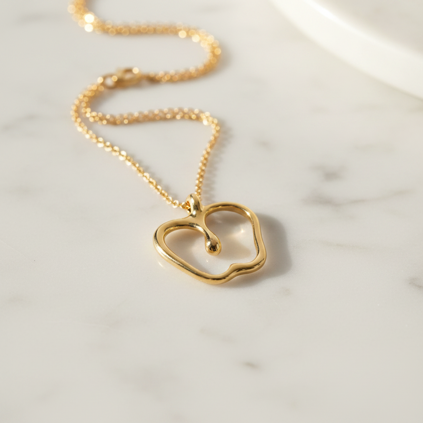 Tiffany Apple Necklace Yellow Gold (18K) No Stone Men,Women Fashion Necklace (Gold)