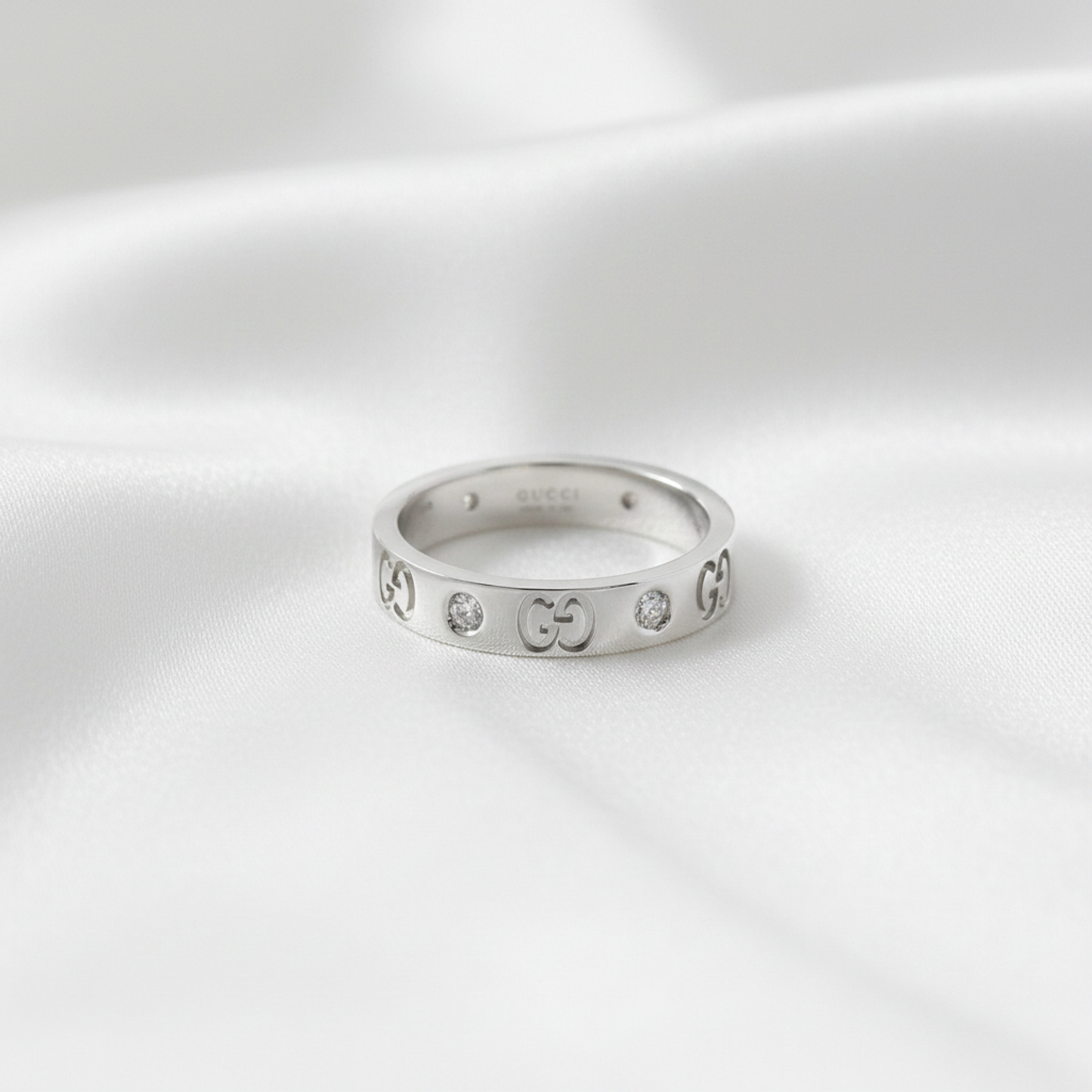 Gucci Icon Ring Diamond White Gold (18K) Fashion Diamond Band Ring Silver