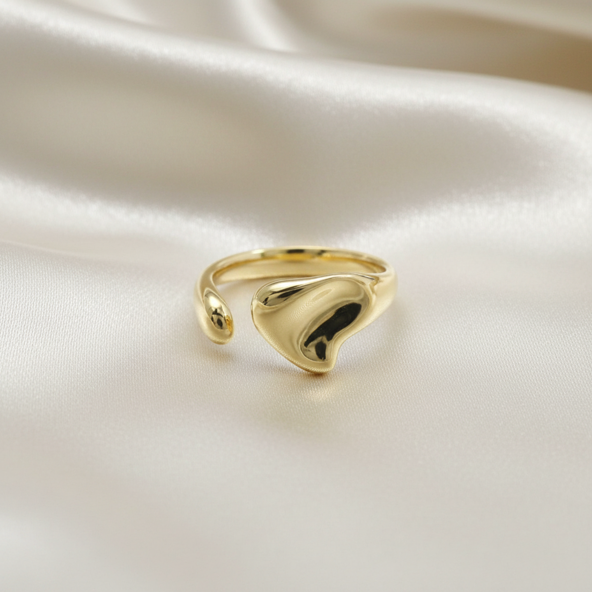 Tiffany Full Heart Ring Yellow Gold (18K) Fashion No Stone Band Ring Gold