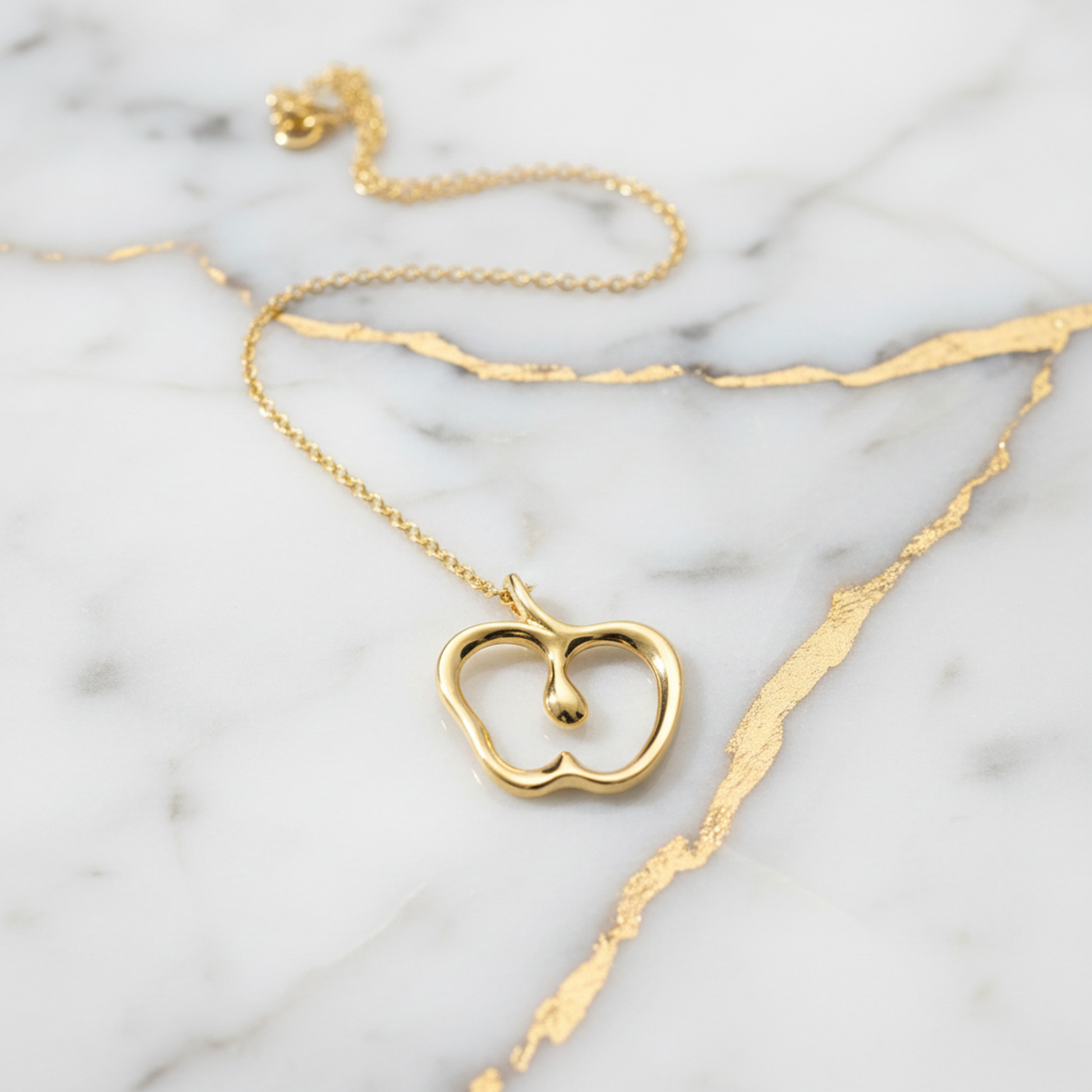 Tiffany Apple Necklace Yellow Gold (18K) No Stone Men,Women Fashion Necklace (Gold)