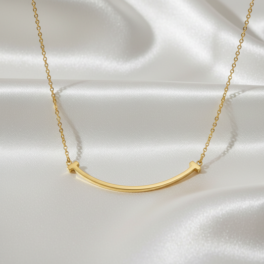 Tiffany Tiffany T Smile Small Size Necklace Yellow Gold (18K) No Stone Women,Men Fashion Necklace (Gold)